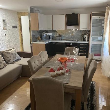 Bella Casa Apartments Fagaras Bagian luar foto