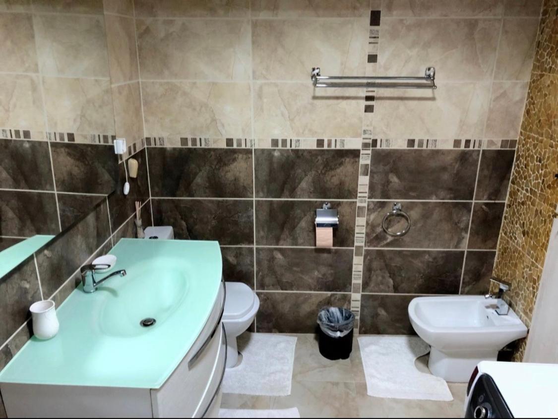 Bella Casa Apartments Fagaras Bagian luar foto
